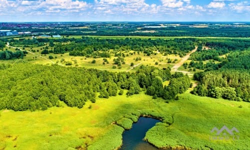 Un terrain à bâtir près de la lagune de Courlande