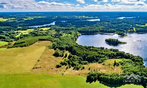 Terrain au bord du lac