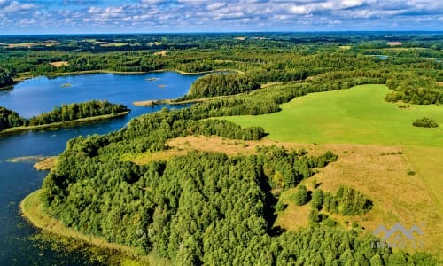 Terrain au bord du lac