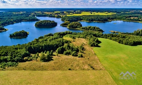 Terrain au bord du lac