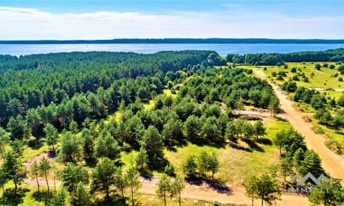 Terrain à bâtir au bord du lagon