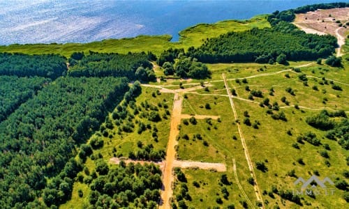 Terrain constructible proche de la lagune de Courlande