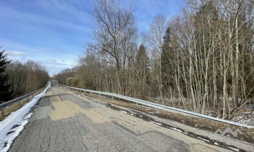 Terrains avec forêt