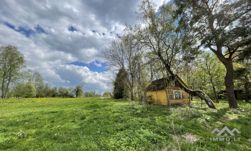 Une vieille ferme près de Kryžkalnis