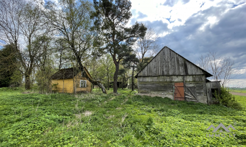 Une vieille ferme près de Kryžkalnis