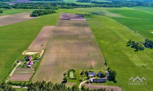 Fermette avec 13 hectares de terrain