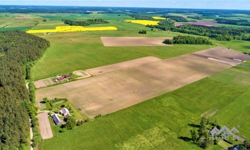 Fermette avec 13 hectares de terrain