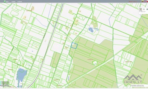 Terrain avec forêt