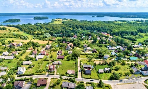 Homestead in Plateliai Near The Lake