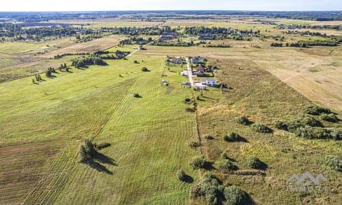 Un grand terrain à Šlapšilė