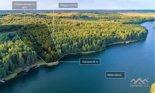 Terrain pour une ferme au bord du lac Makys