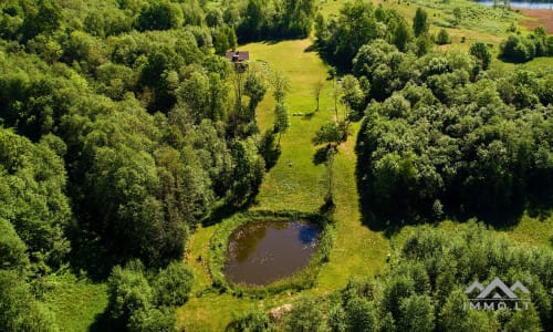 Ferme fantastique au bord du lac