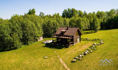 Ferme fantastique au bord du lac