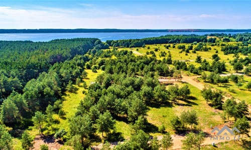 Un terrain près de la lagune de Courlande