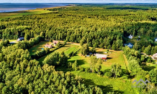 Terrain à bâtir près de la lagune de Courlande