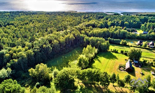 Terrain à bâtir près de la lagune de Courlande