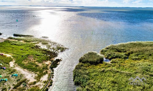 Terrain à bâtir près de la lagune de Courlande