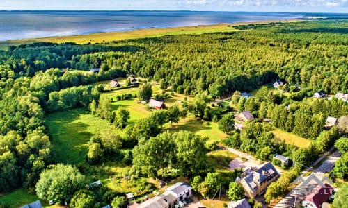 Terrain à bâtir près de la lagune de Courlande