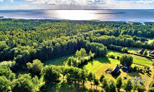 Terrain à bâtir près de la lagune de Courlande