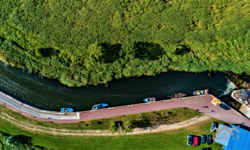 Terrain à bâtir au bord de la lagune de Courlande