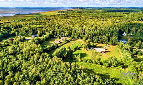 Terrain à bâtir au bord de la lagune de Courlande