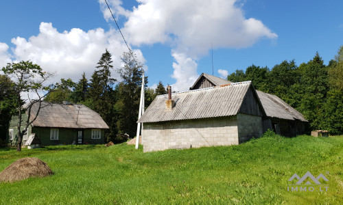 Ancienne ferme dans le quartier de Plungė