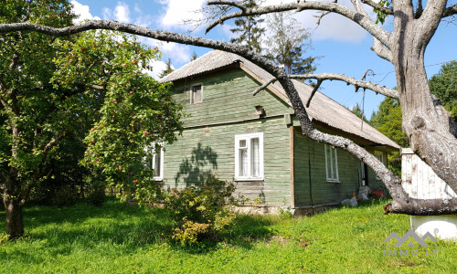 Ancienne ferme dans le quartier de Plungė