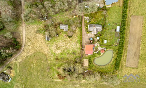 Une vieille ferme dans la commune de Rietavas