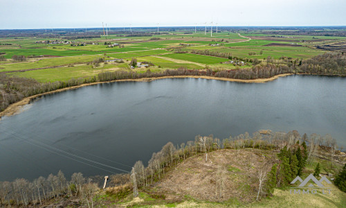 Gehöft am Balvis-See