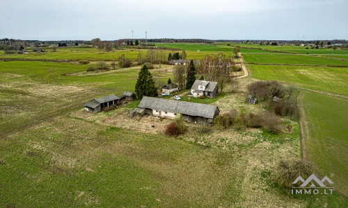 Gehöft am Balvis-See